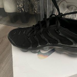 Sneakers used only 3 times